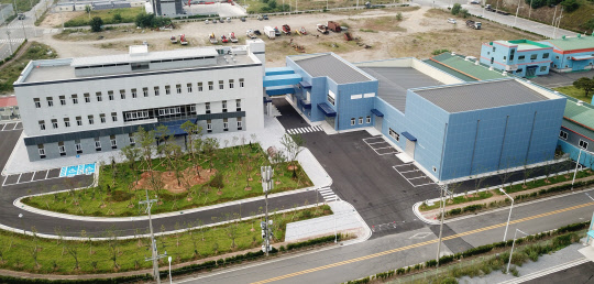 한국화학융합시험연구원(KTR)이 전남 순천시 해룡산업단지에 설립한 '첨단고무소재지원센터' 전경 <한국화학융시험연구원 제공>